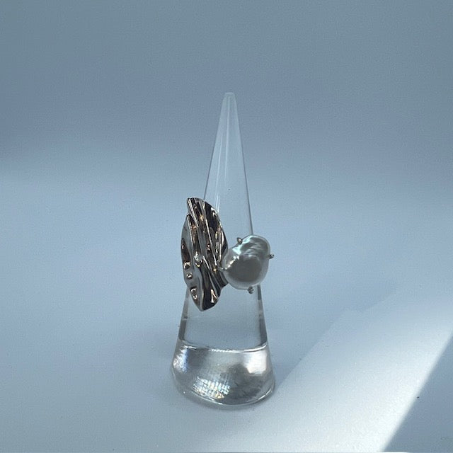 Silver Petal Keshi Ring