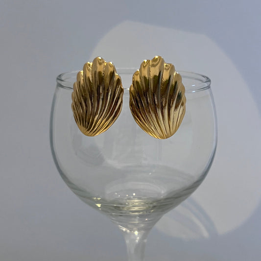 ヴィンテージ貝モチーフピアス