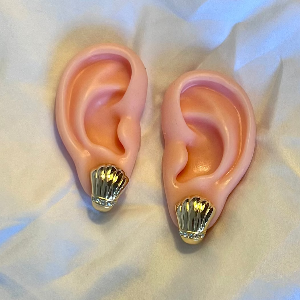 Vintage Shell Crystal Clip-on Earrings