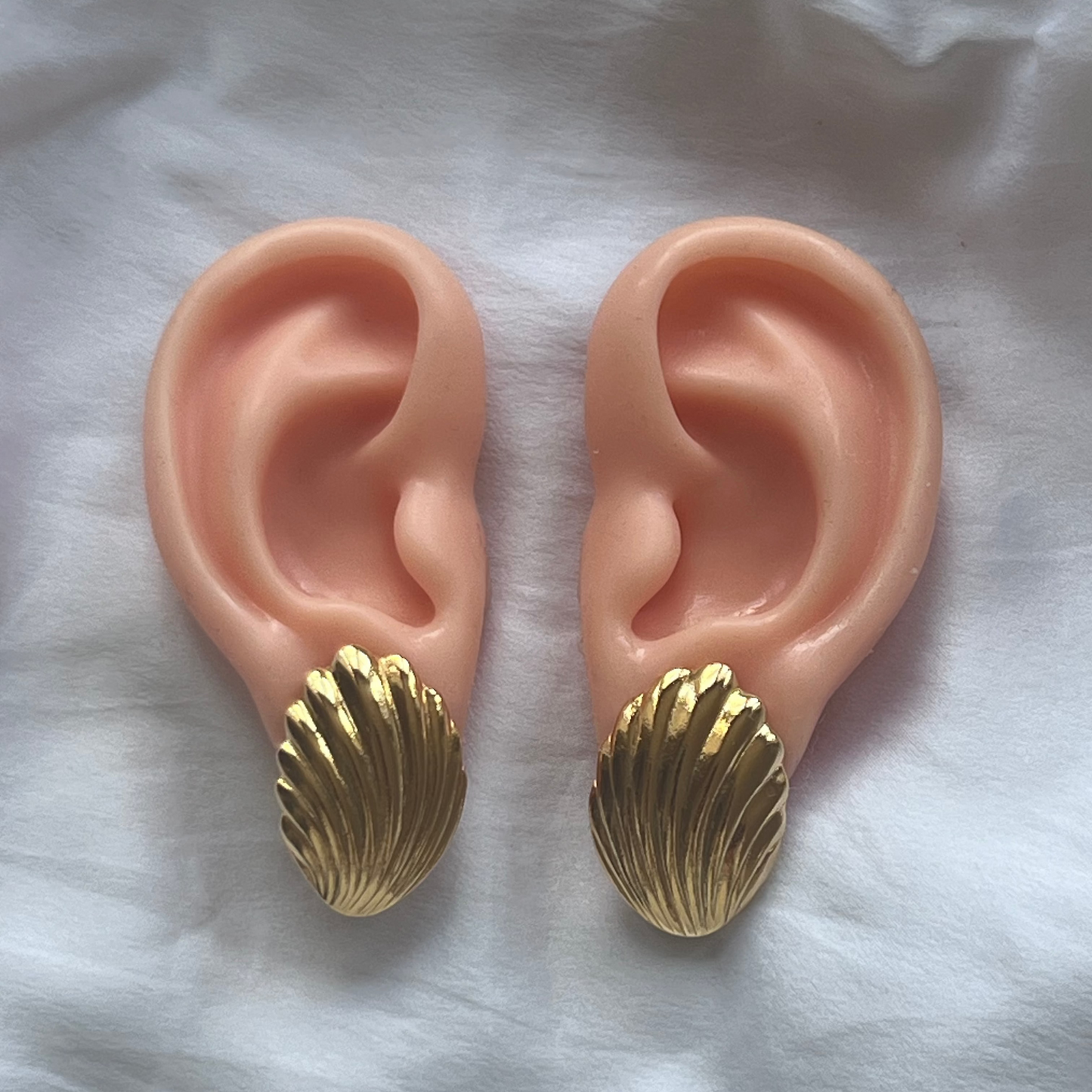 ヴィンテージ貝モチーフピアス